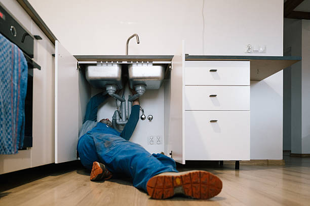 Professional Leak Detection technician working in La Grange Park, IL